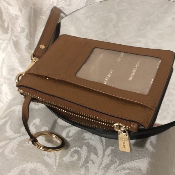 Michael Kors Bundle Wallet Clutch and Wristlet Excellent Used Condition. - Picture 7 of 14